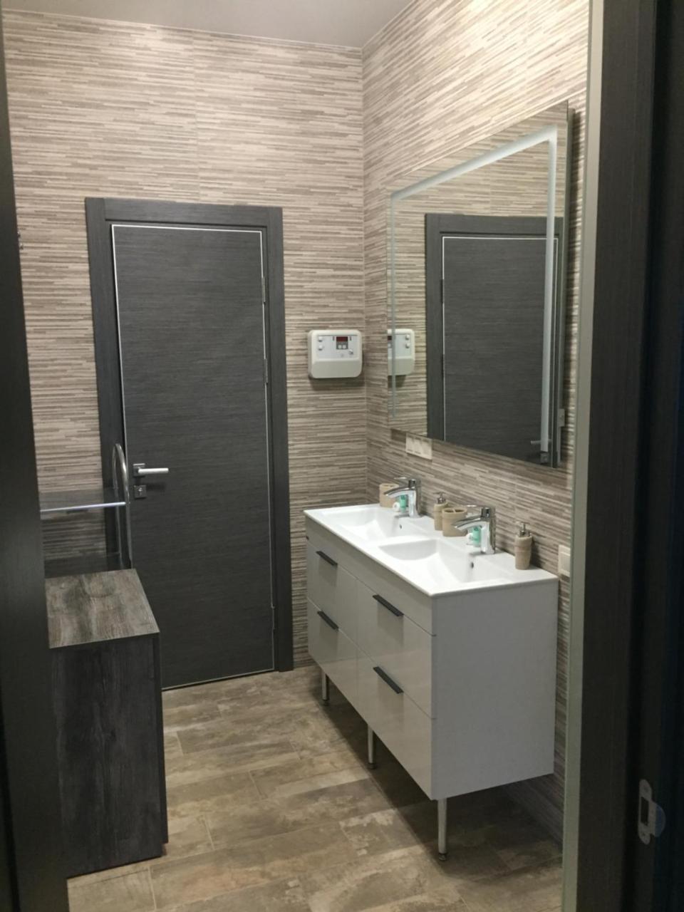 Apart Hotel Lake Apartments Kiew Exterior foto