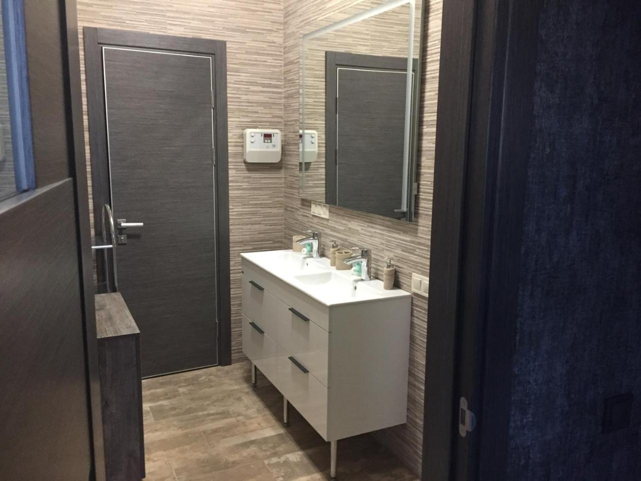 Apart Hotel Lake Apartments Kiew Exterior foto